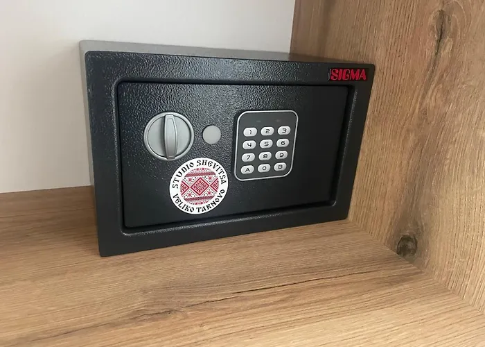 Shevitsa- Ev Wallbox דירה *